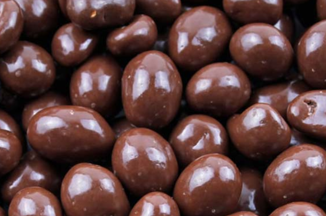 MANÍ CON CHOCOLATE SEMIAMARGO 500 GR.